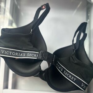 Victoria's Secret T-Shirt Lightly Lined Demi Black Bra NWT 32DD